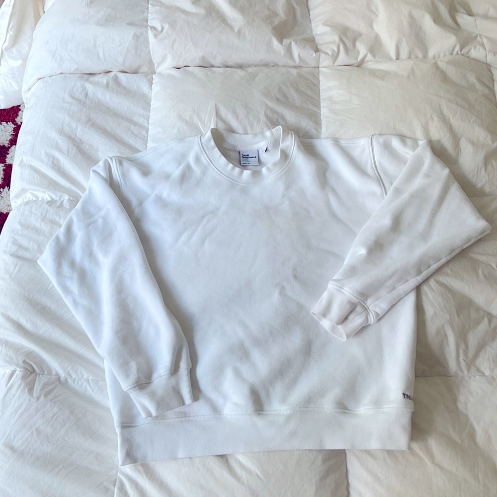 Aritzia TNA Cozy Fleece White Perfect Crew